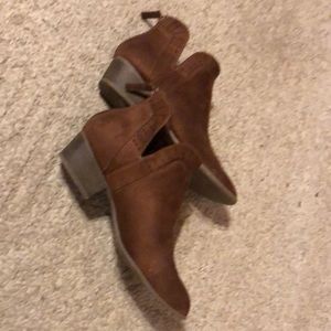 Arizona ankle Boot Size 8